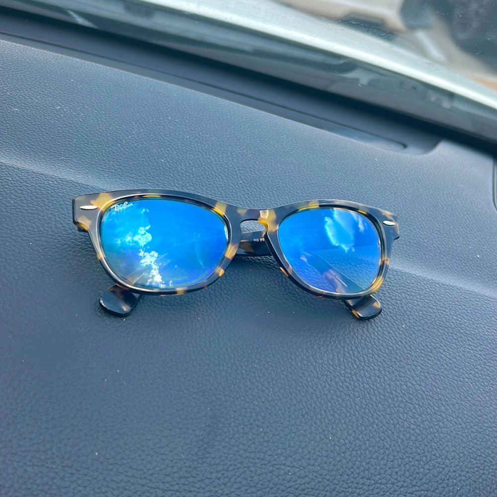 Sunglasses 🕶️